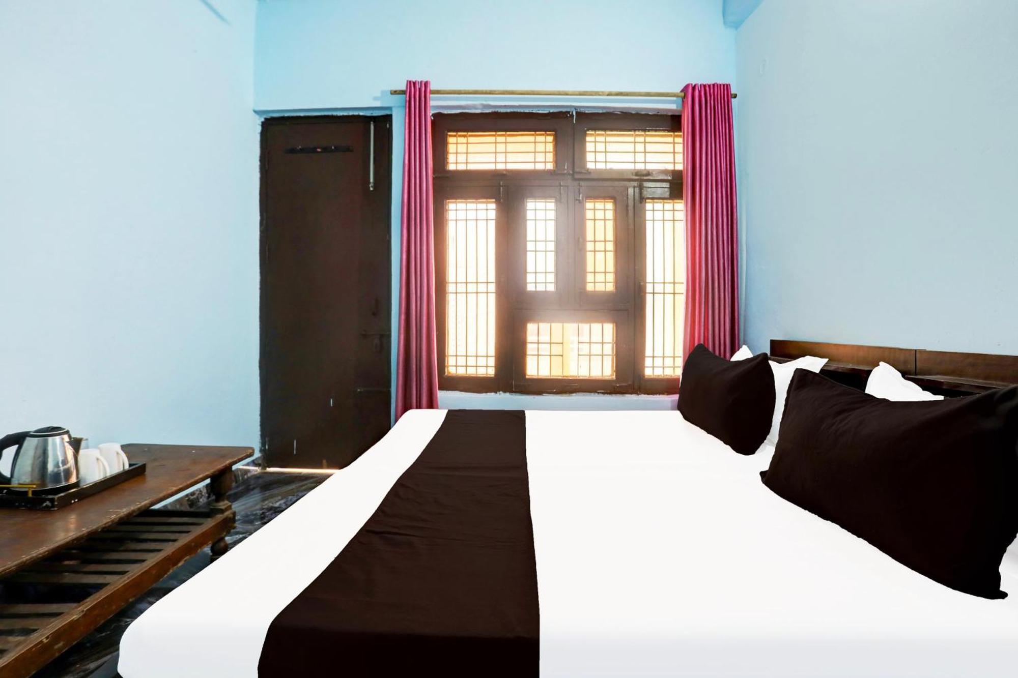 Spot On New Diamond Guest House Rudrapur Eksteriør billede