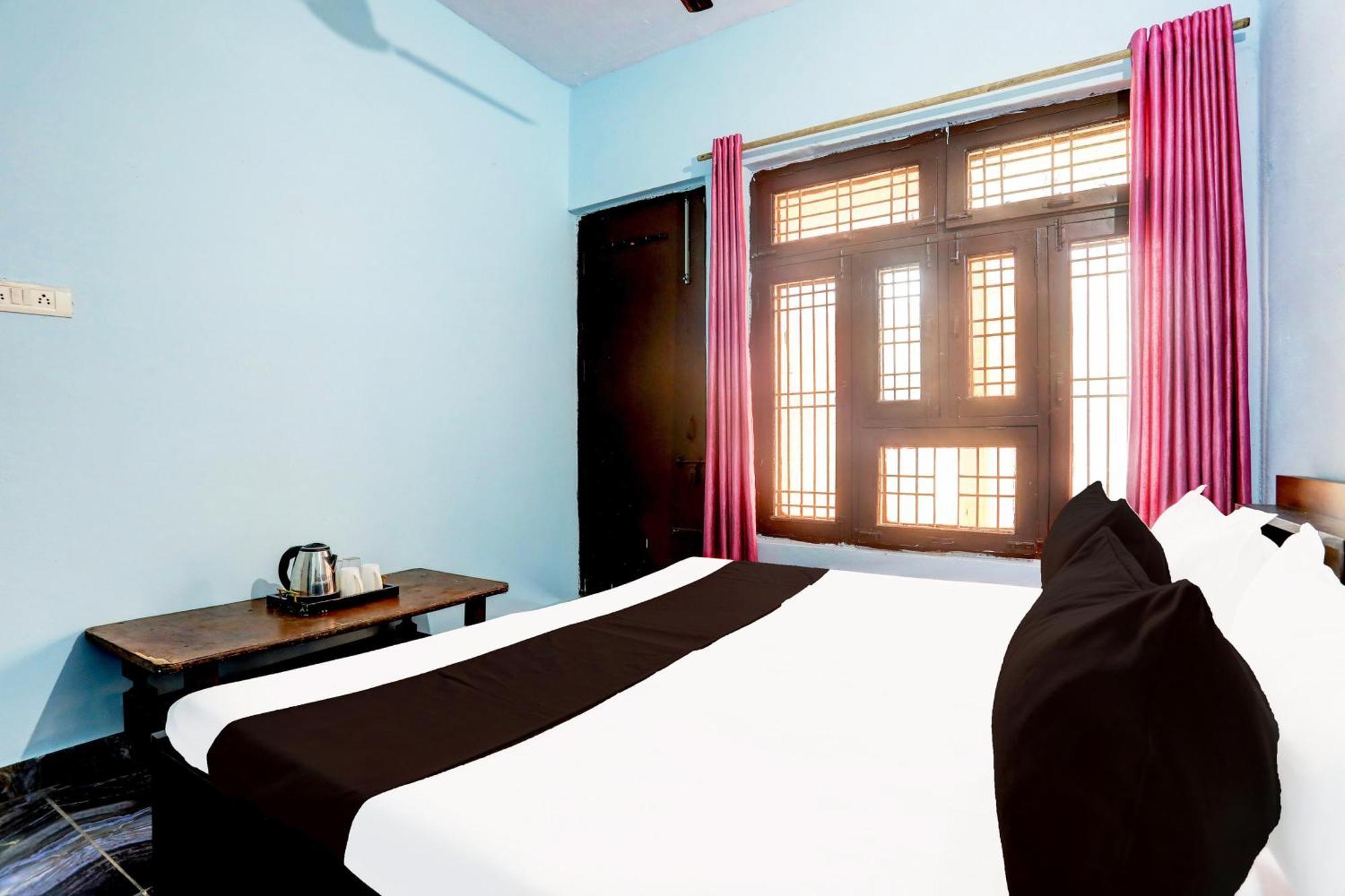 Spot On New Diamond Guest House Rudrapur Eksteriør billede