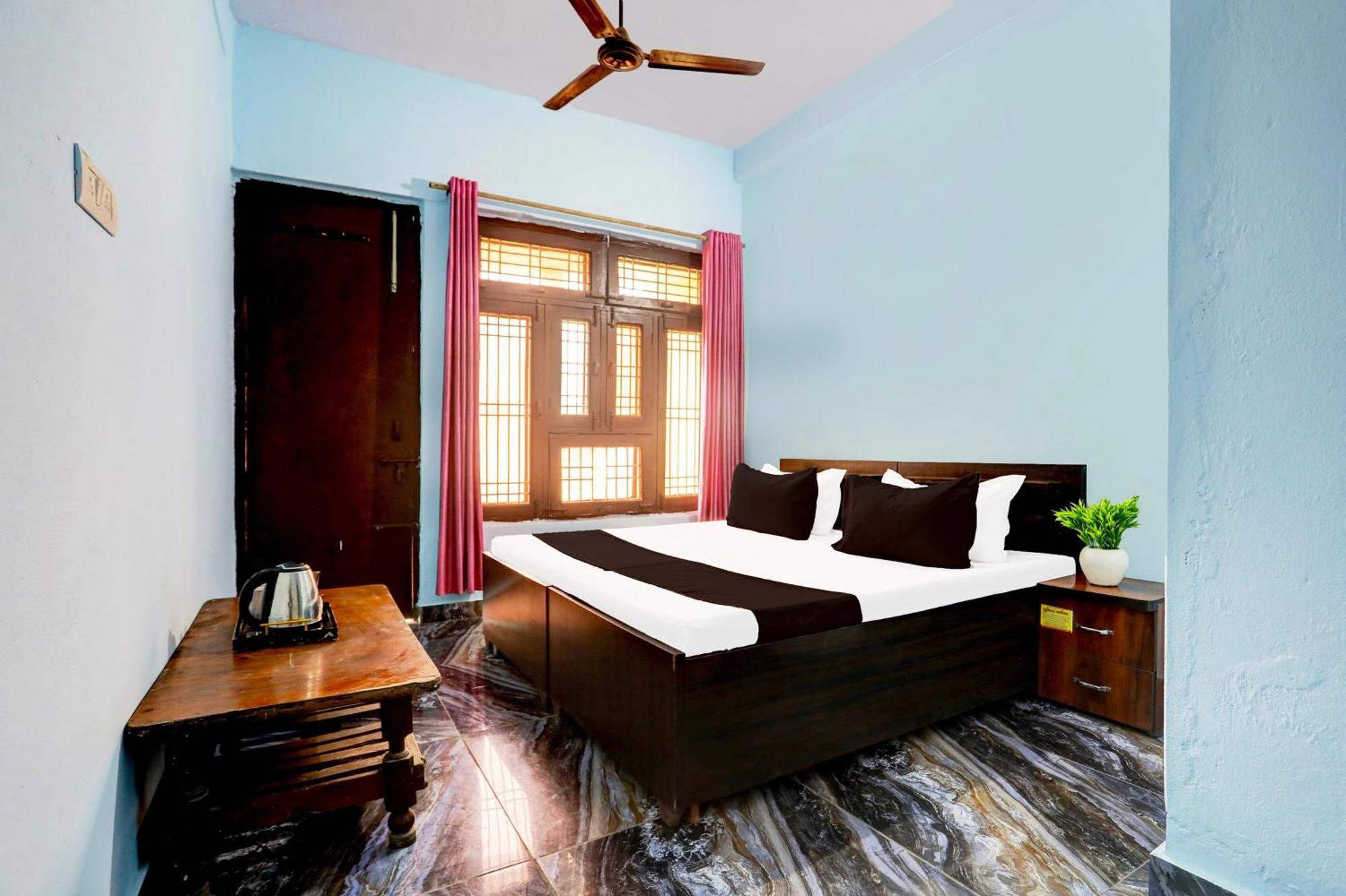Spot On New Diamond Guest House Rudrapur Eksteriør billede